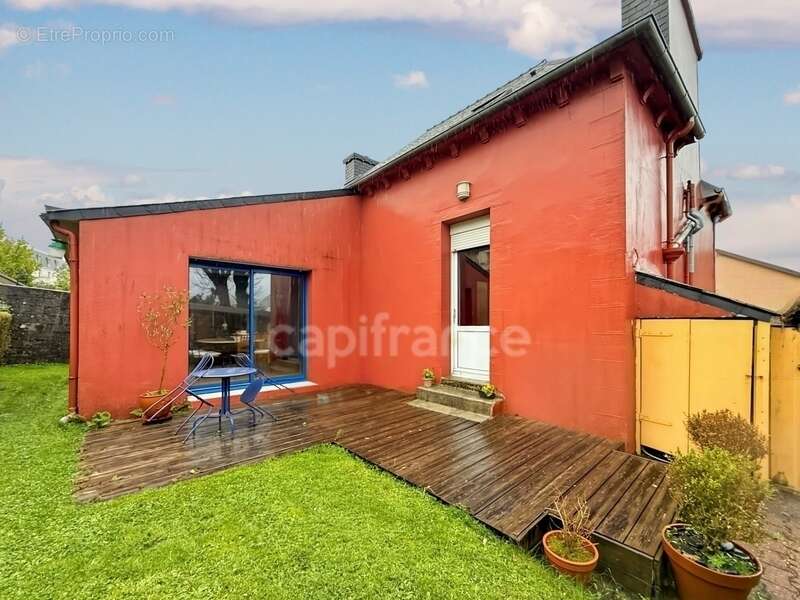 Maison à LE RELECQ-KERHUON