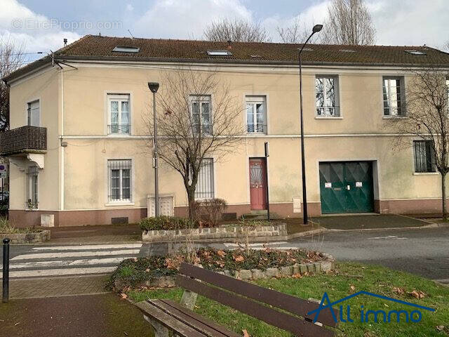 Appartement à SAINT-MAUR-DES-FOSSES