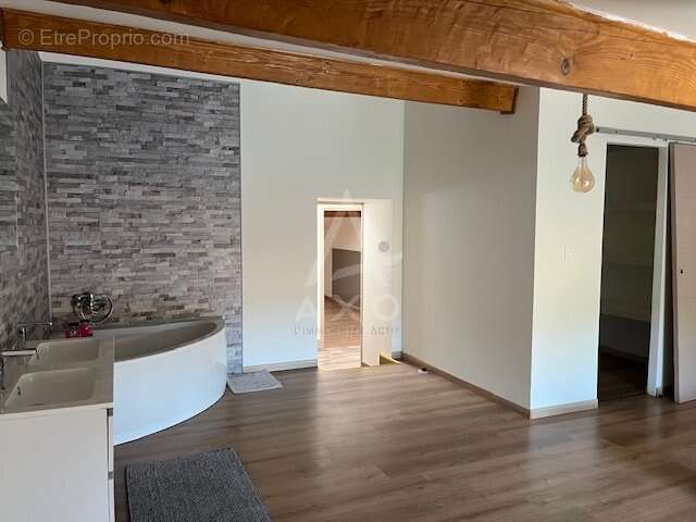 Maison à GOND-PONTOUVRE