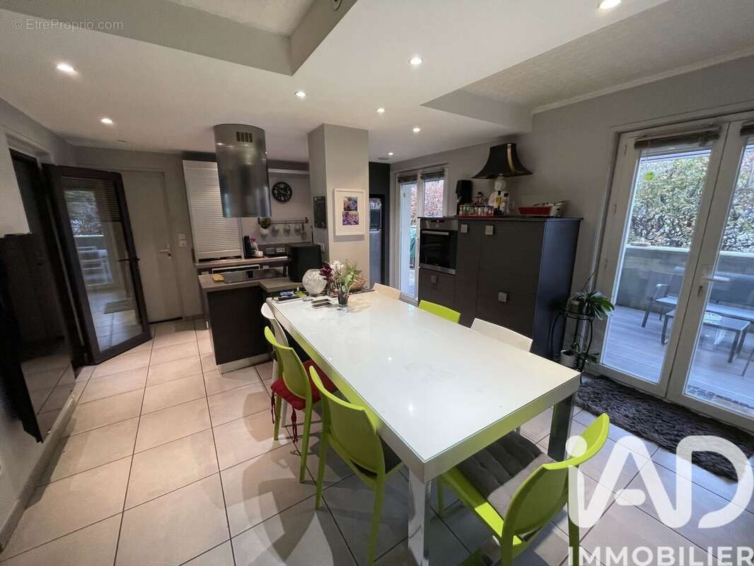 Photo 8 - Maison à VEAUCHE