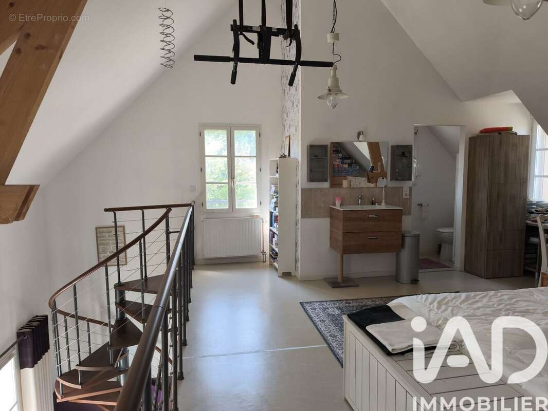 Maison 139 m² à Asquins  - photo 8