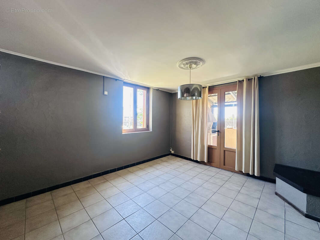 Appartement à PRUNELLI-DI-FIUMORBO