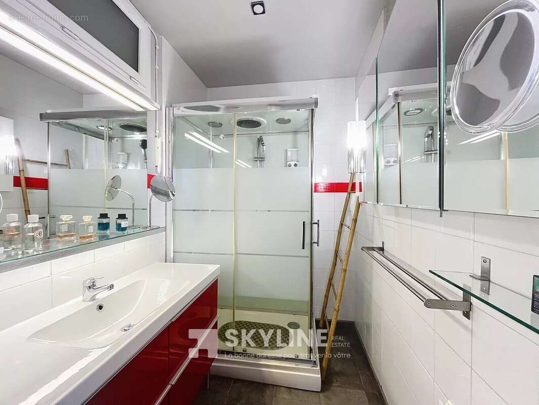 Appartement à MARSEILLE-4E