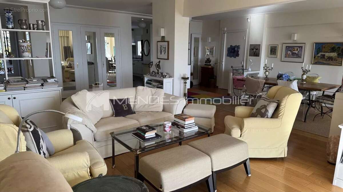 Appartement à ROQUEBRUNE-CAP-MARTIN
