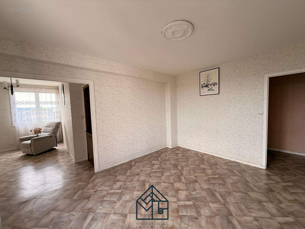 APPARTEMENT 80 m2 - vue dégagée - avec Concierge - photo 2