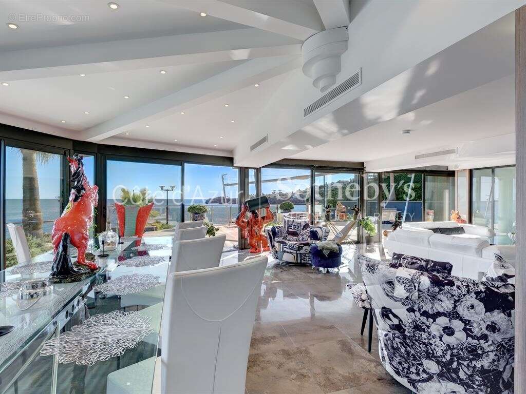 Villa pieds dans l’eau à Anthéor – Front de mer Côte d’Azur, entre Cannes et Saint-Tropez - photo 15
