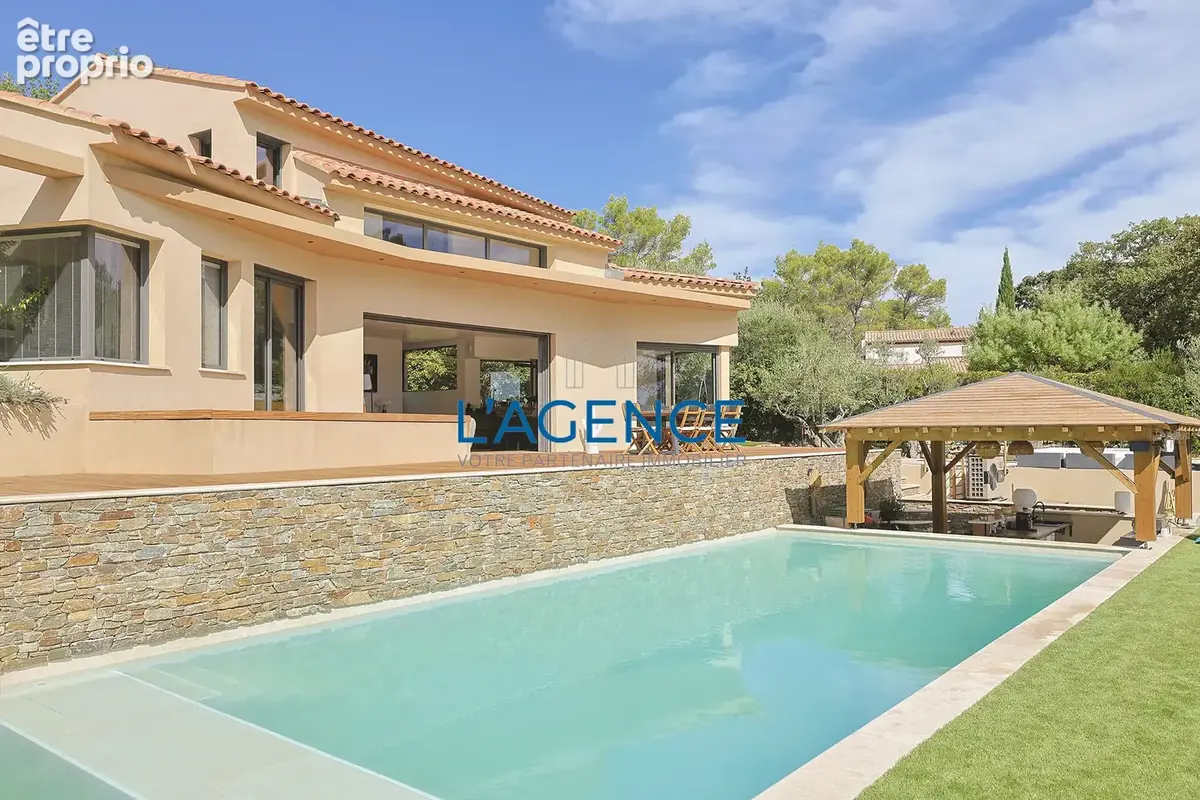 Villa d'architecte  avec VUE MER et piscine en position dominante au calme sans vis - photo 2