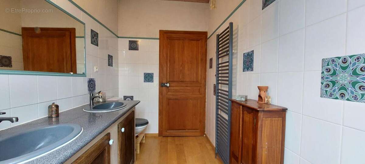 Maison à CONFLANDEY