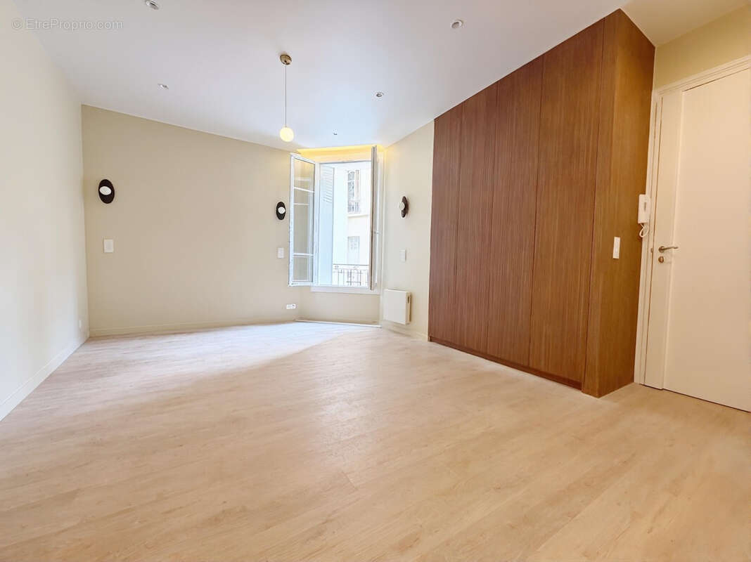 Appartement à LEVALLOIS-PERRET