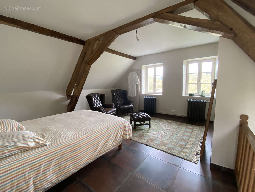 Maison à MONTREUILLON