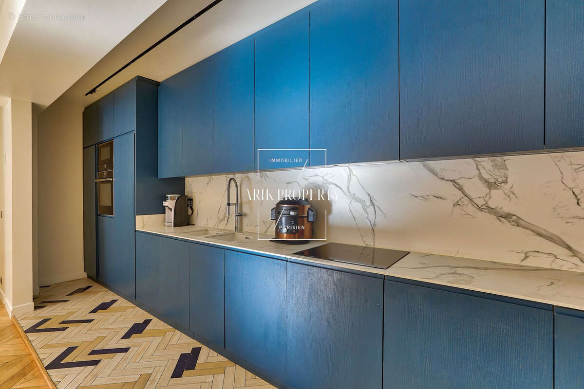 Appartement à PARIS-17E