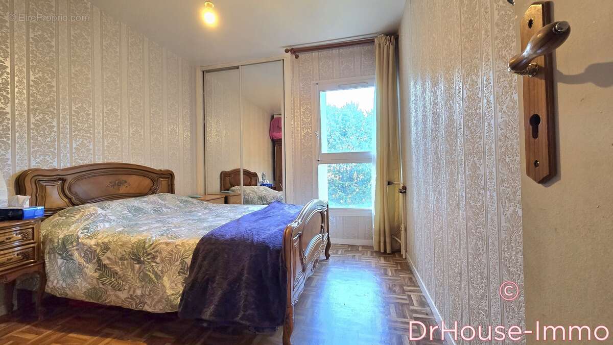 Appartement à LA COURNEUVE