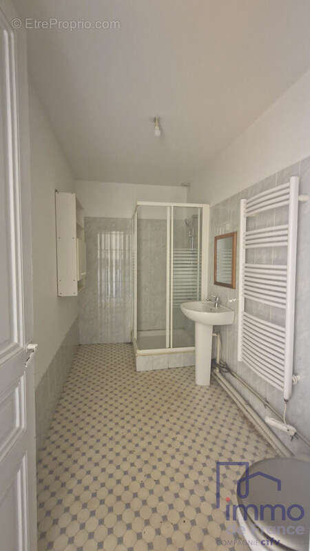 salle d eau - Appartement à SAINT-ETIENNE