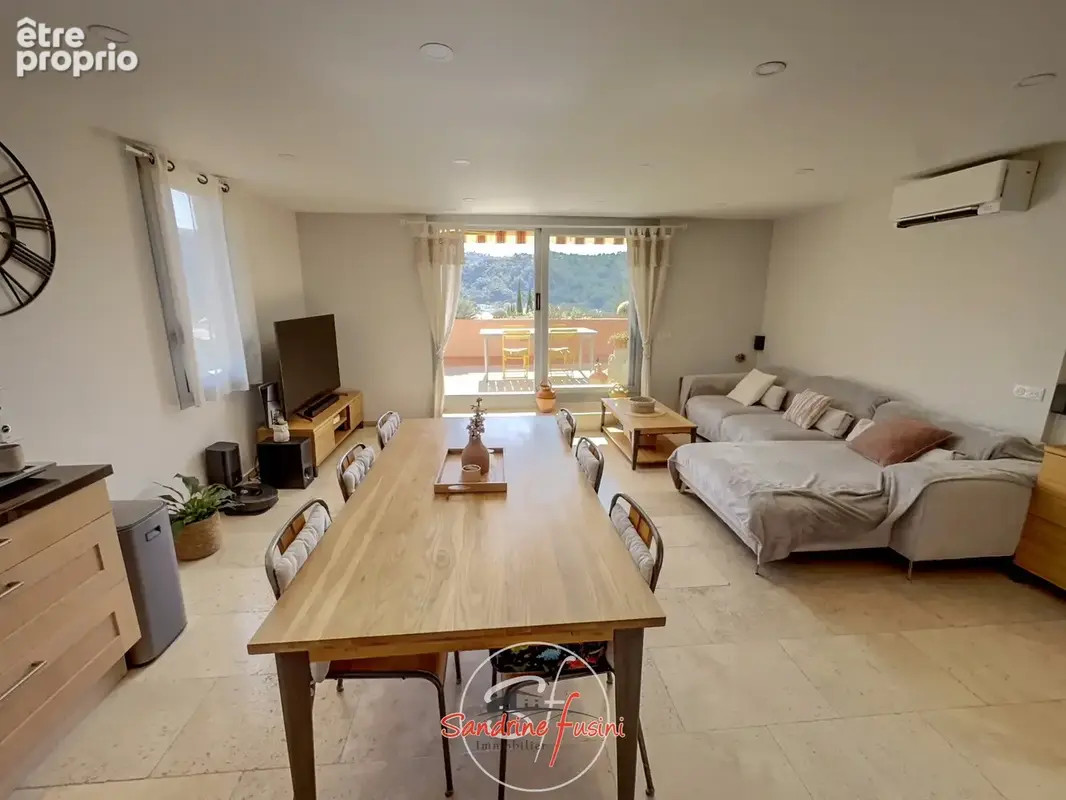 Carros (secteur bas) : Superbe 3 pièces avec deux belles terrasses de 17 m2 - photo 4