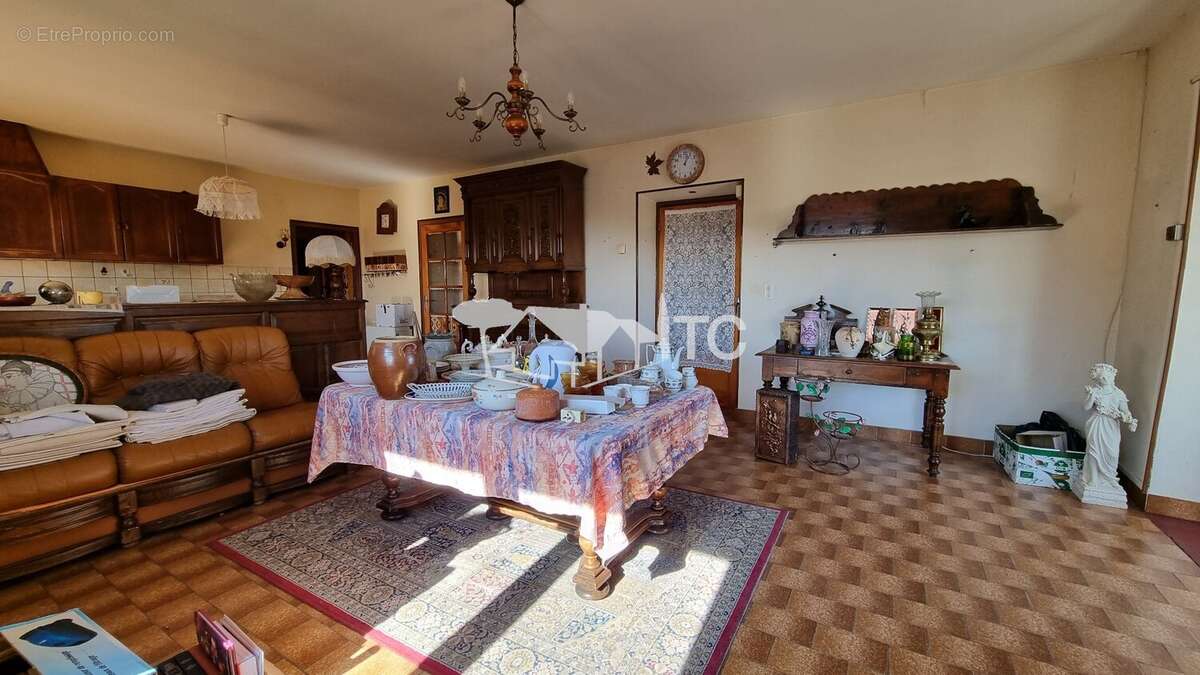 Maison à SAINT-PAUL-LE-JEUNE