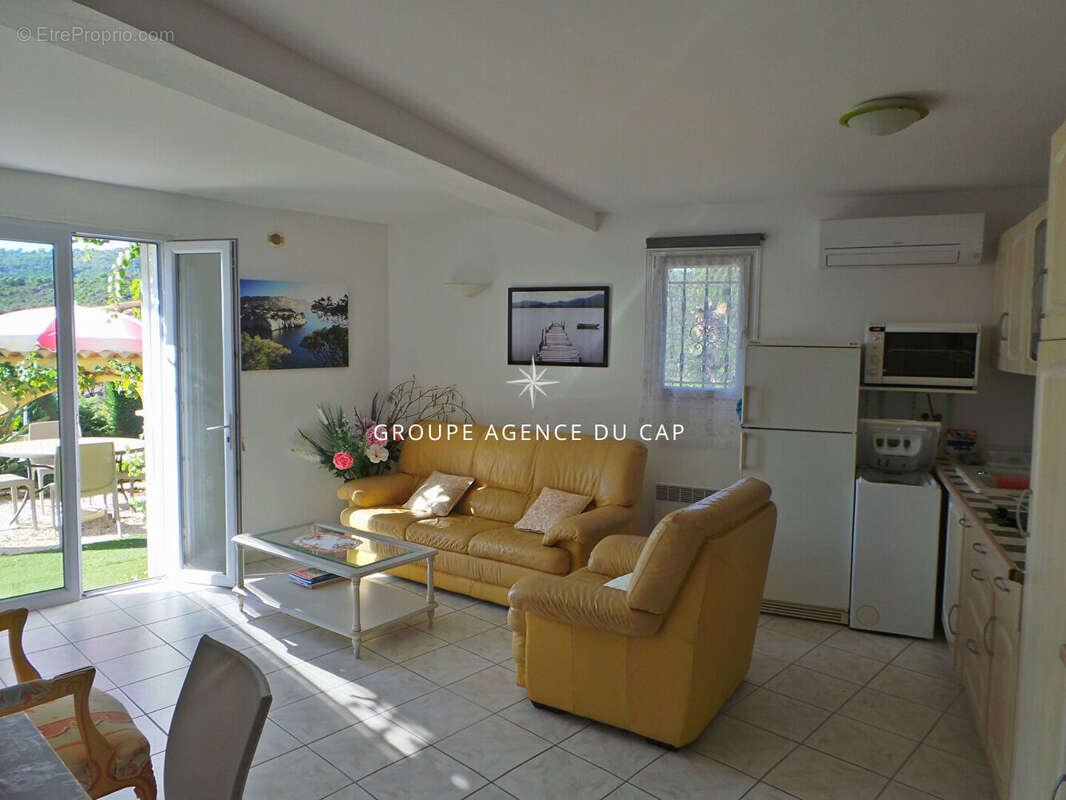 Maison à LES ISSAMBRES