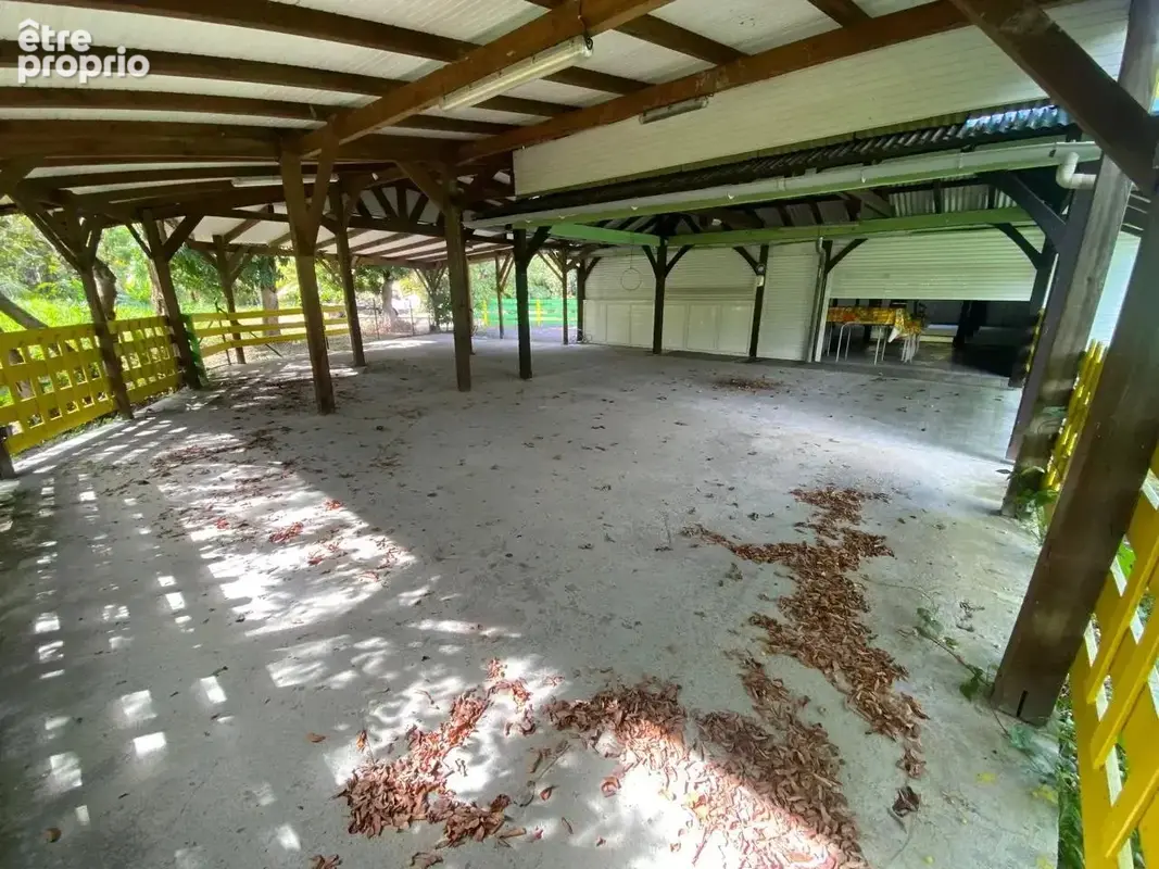 Commerce 300 m² à vendre à Le Robert (97231) - photo 10