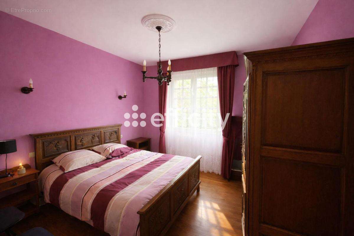 Maison à SAINT-HERNIN