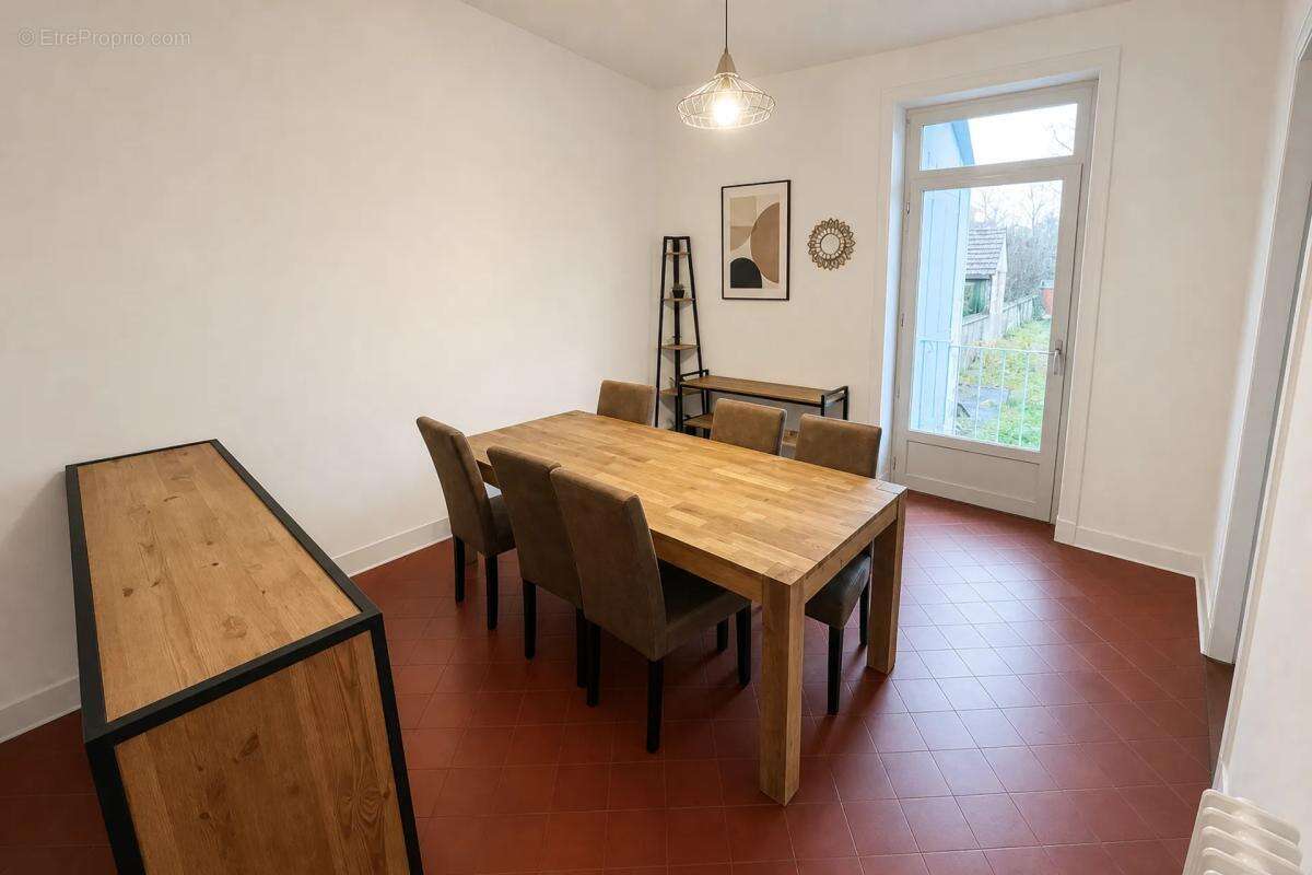 Charlieu, Maison 126m2 avec terrain et dépendance à rénover - photo 9