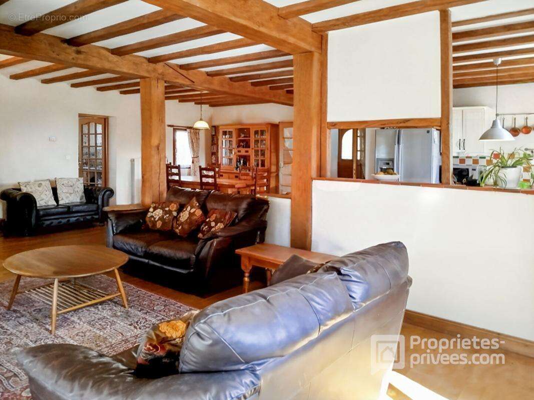 Maison à SAINT-VINCENT-DE-CONNEZAC