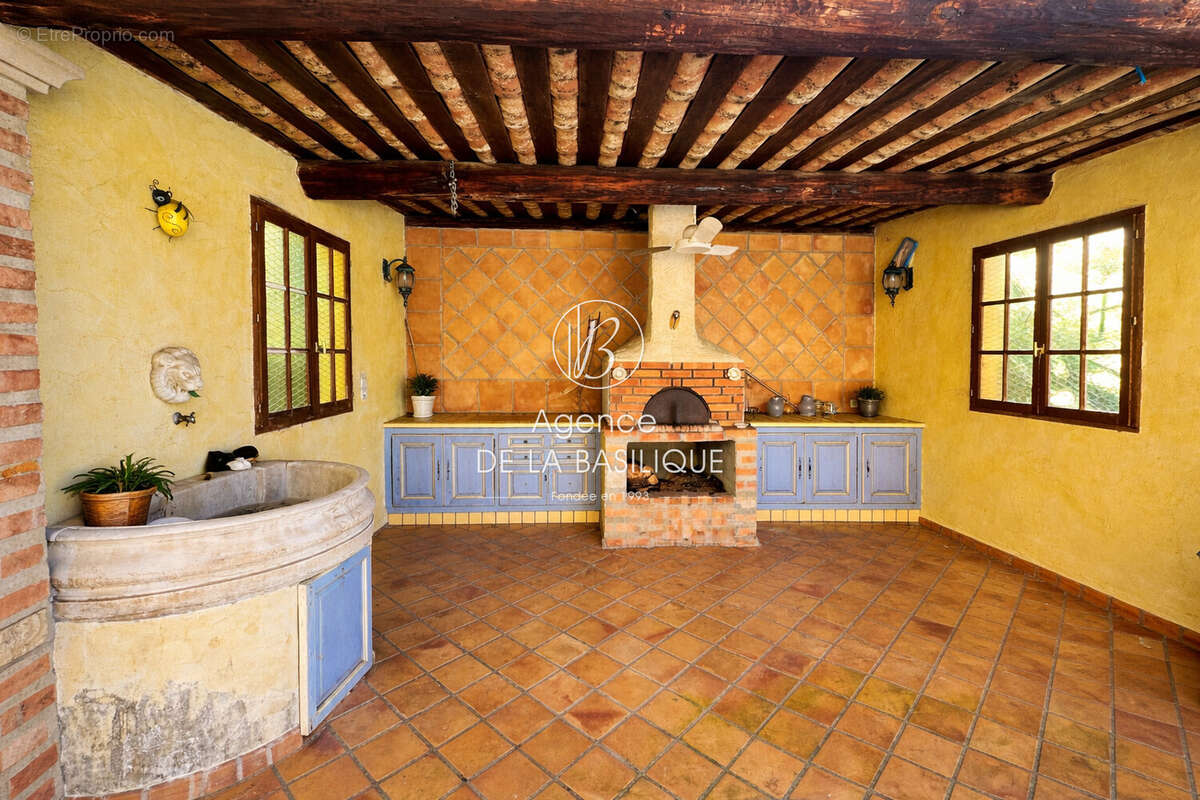 Maison à SEILLONS-SOURCE-D'ARGENS