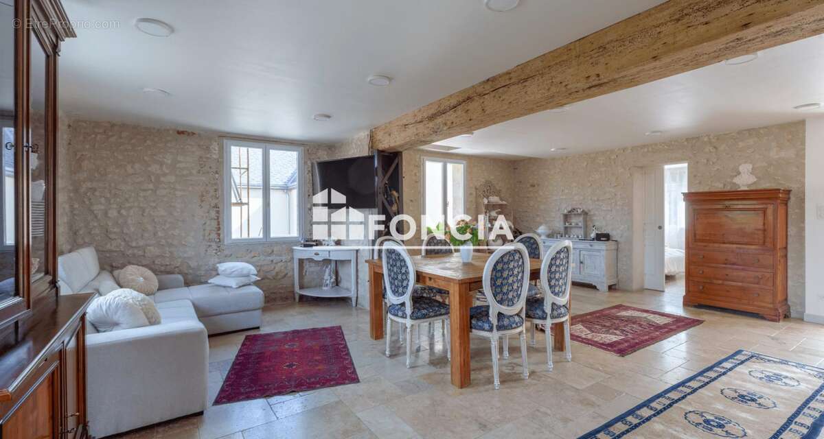 Maison à NAZELLES-NEGRON