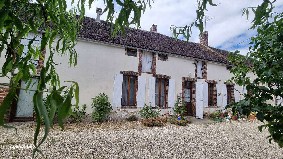 Maison à BELLECHAUME