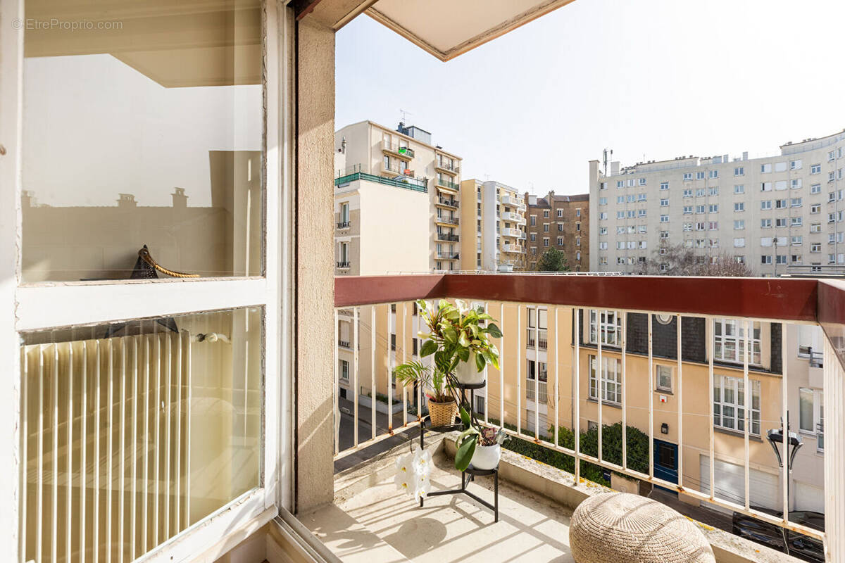 Appartement à COURBEVOIE