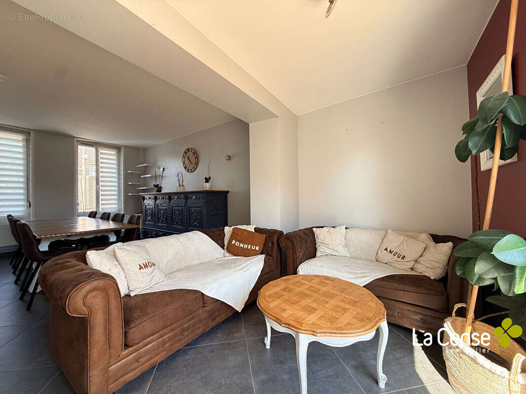 Maison 135 m² à Ennevelin  - photo 2