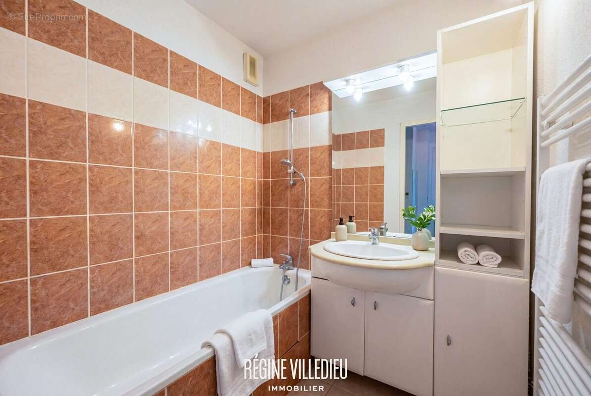 Appartement à TOURLAVILLE