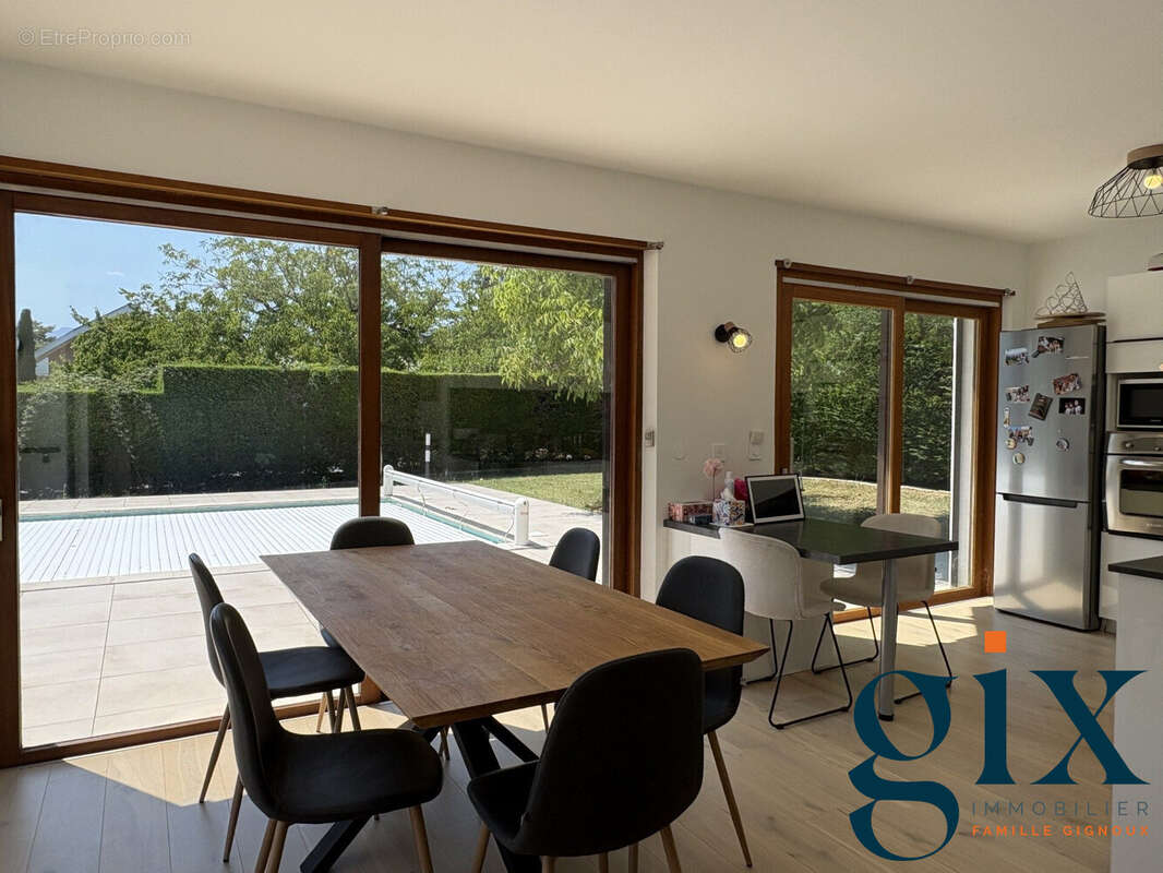 Maison 158 m² à Saint-Ismier  - photo 4