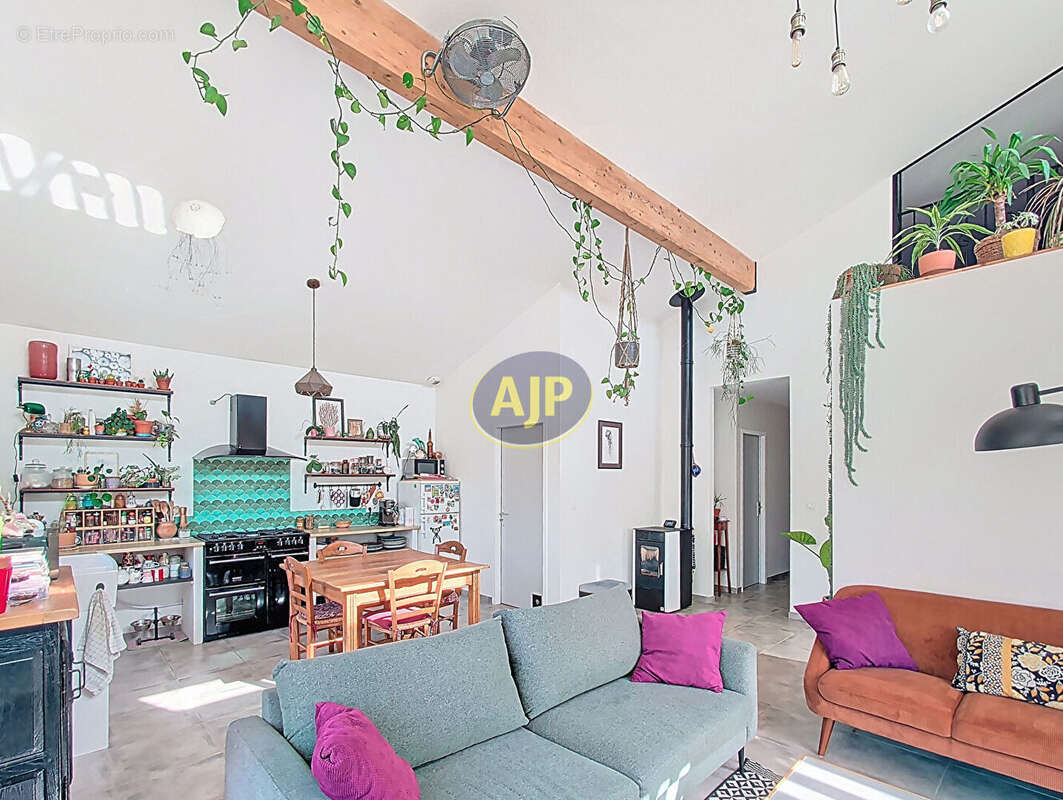 Maison à GRAYAN-ET-L'HOPITAL