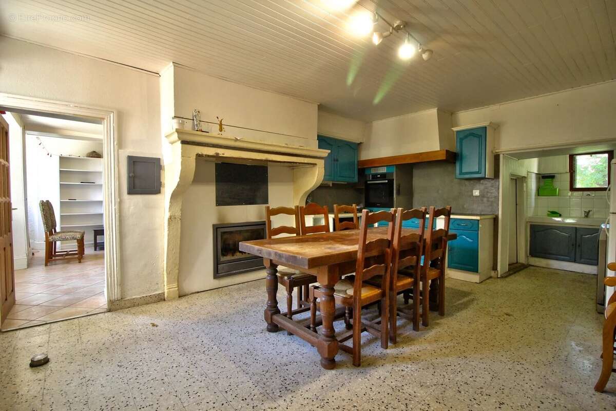Maison à CHAUME-LES-BAIGNEUX