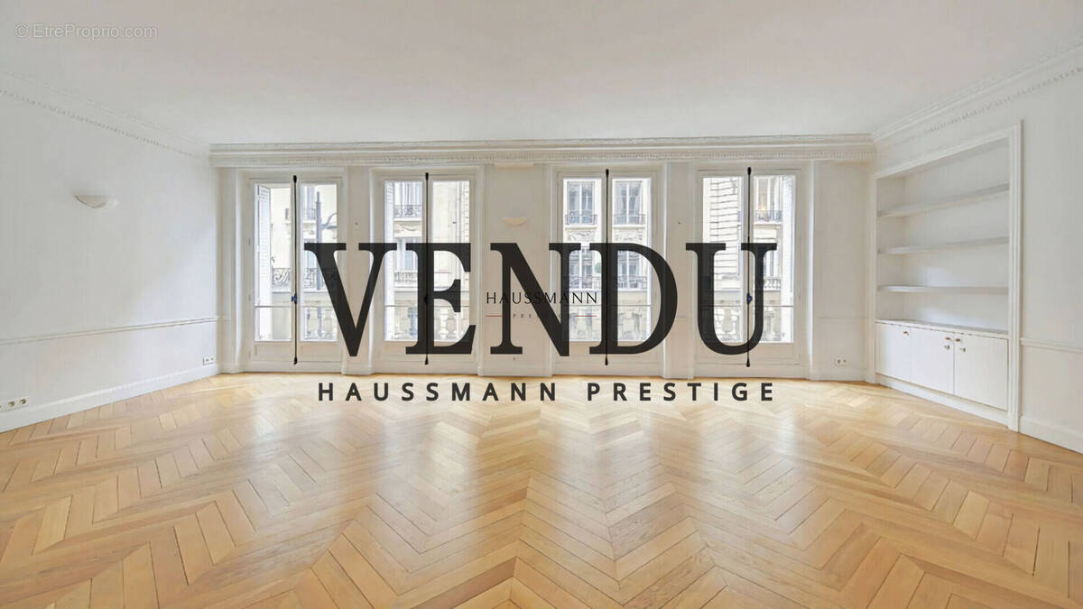 Appartement à PARIS-17E