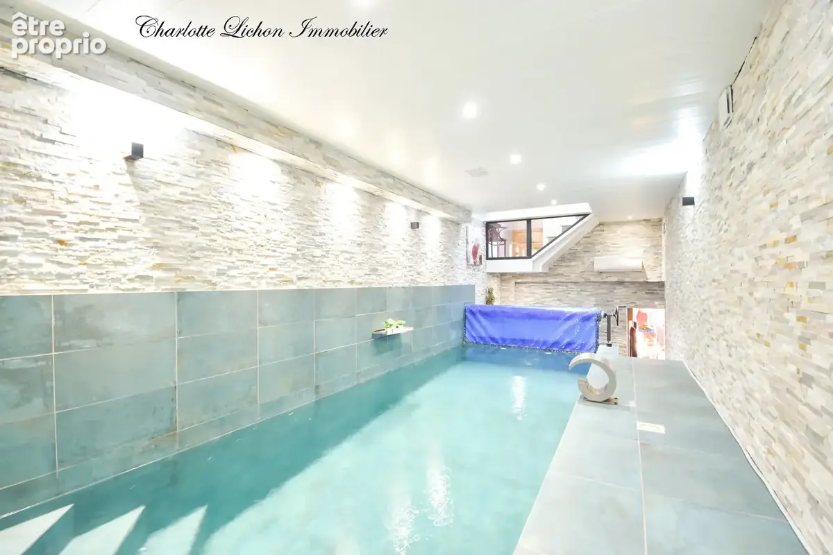 Maison 4 chambres - garage - picine intérieure - jacuzzi - sauna - salle de cinéma - appartement et studio iné - photo 3