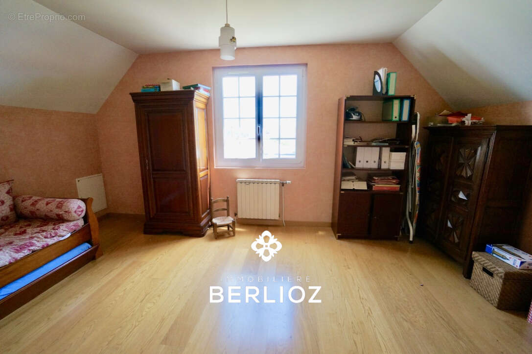 Maison de 150 m2 sur terrain de 1208 m2 avec piscine quartier Bellevue - photo 7