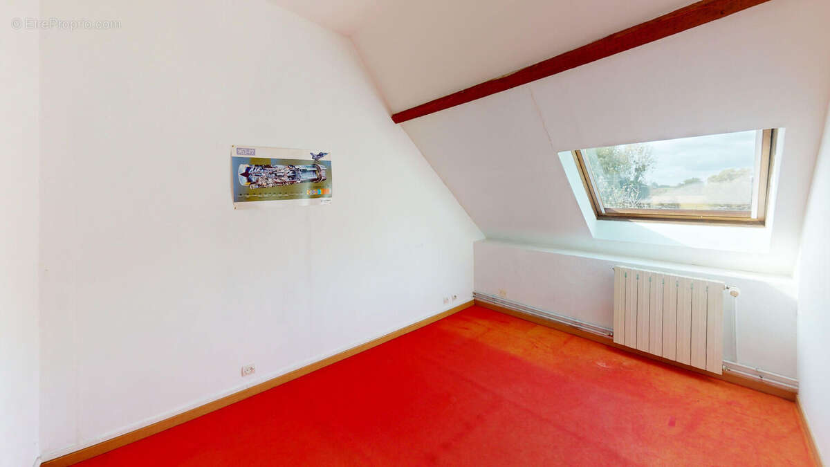 Maison à SAINT-PARIZE-LE-CHATEL