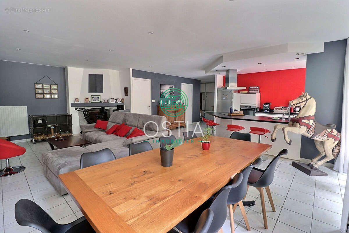 Appartement St Paul En Jarez 5 pièce(s) 112 m2 - photo 2