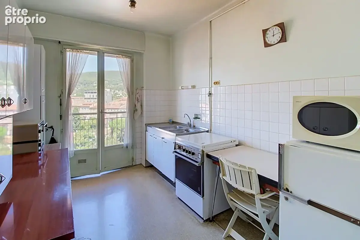 A VENDRE  ! Appartement 3 pièces à Draguignan - Dernier étage avec vue et terrasses - photo 5