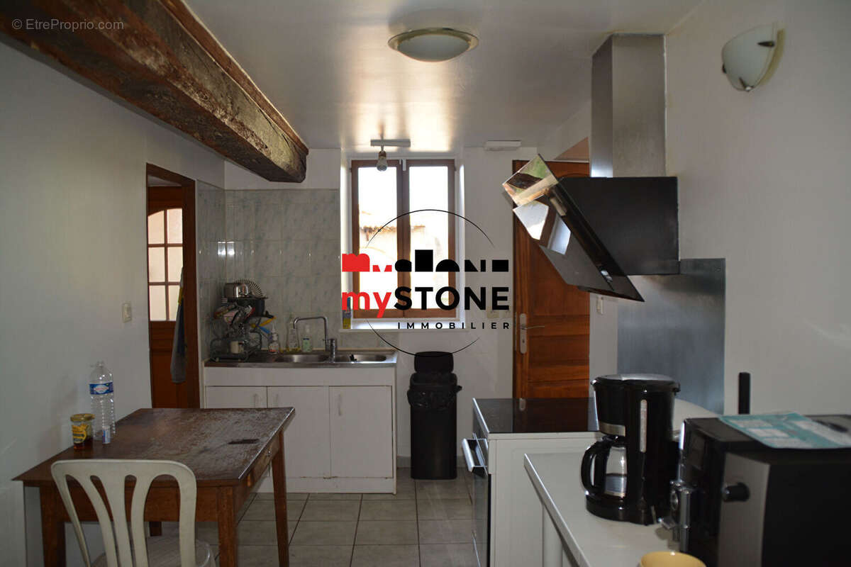 Maison à GENOUILLEUX