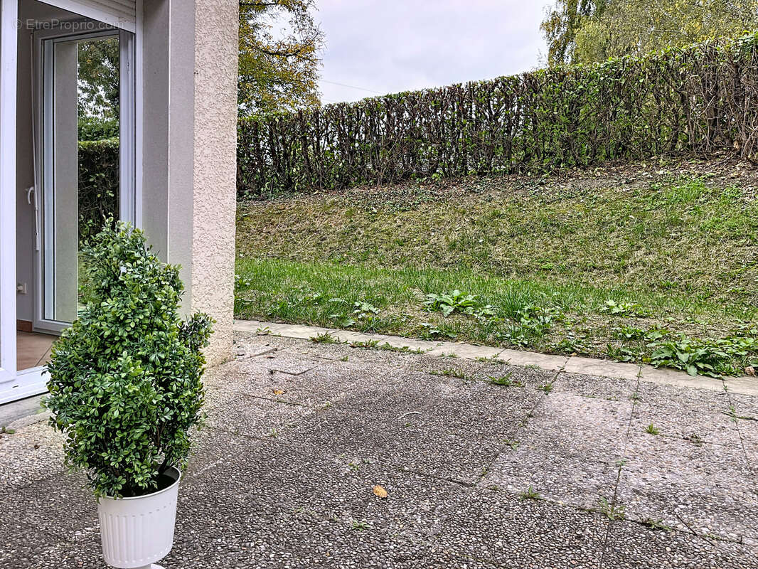 Appartement à CRANVES-SALES