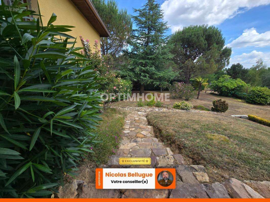Espace, piscine et jardin : une maison pensée pour la vie de famille - photo 12