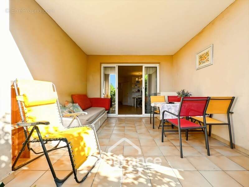 appartement REZ de JARDIN,résidence du lac, 31 m2, chambre ouverte, grande salle de douche, rangements, cave collective - photo 5
