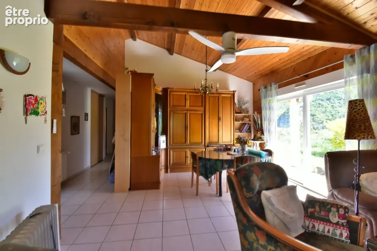 Maison à ossature bois avec vue panoramique, terrain de 1 077 m² et vaste carport - photo 4