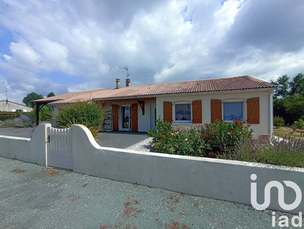 Photo 1 - Maison à CHATILLON-SUR-THOUET