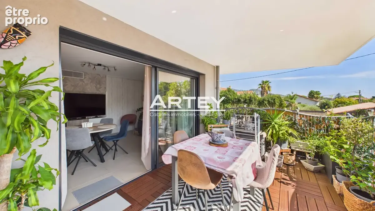 Photo Appartement à Carqueiranne au prix de 315 000€