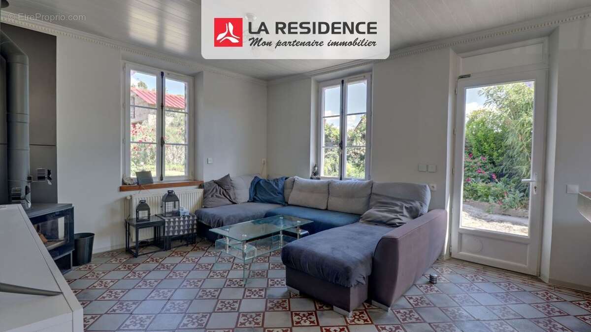 Maison à FORET-LA-FOLIE