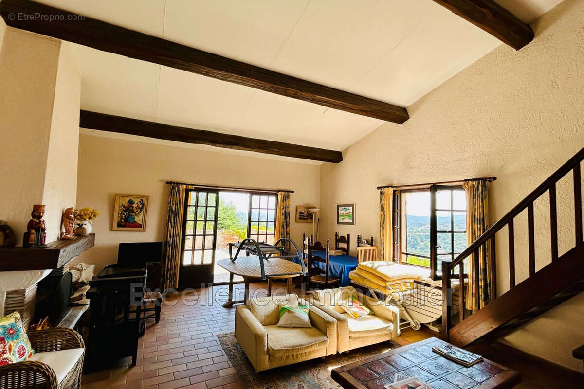 Maison à LES ISSAMBRES