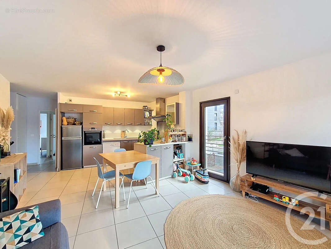 Appartement à SATHONAY-CAMP