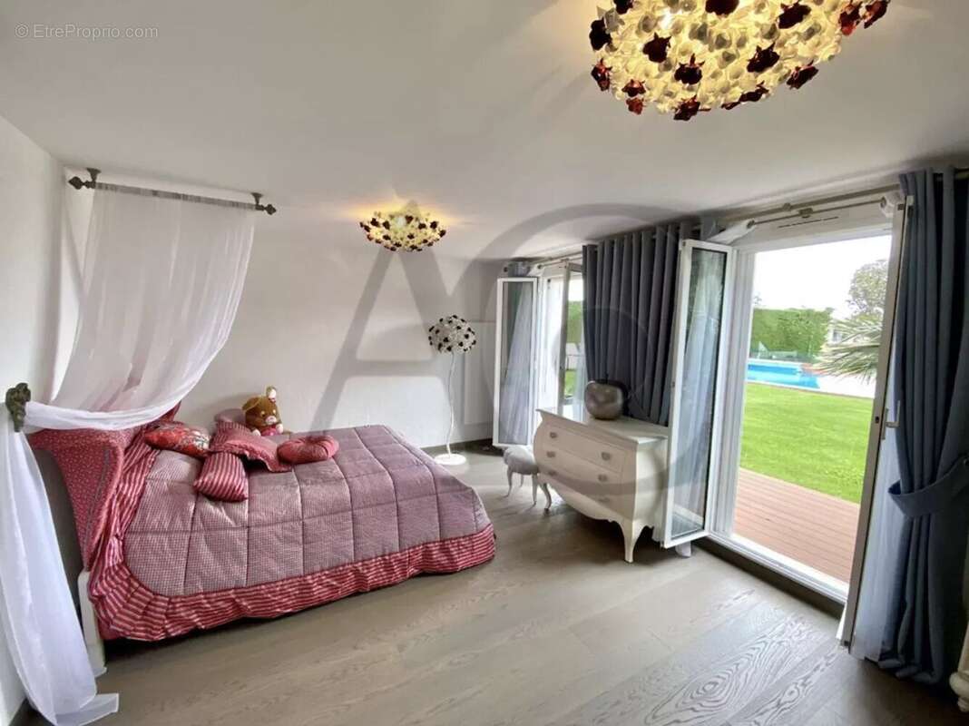 Maison à VILLENEUVE-LOUBET